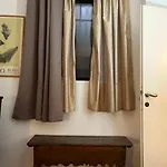 Veneziano Piano Terra 公寓 *